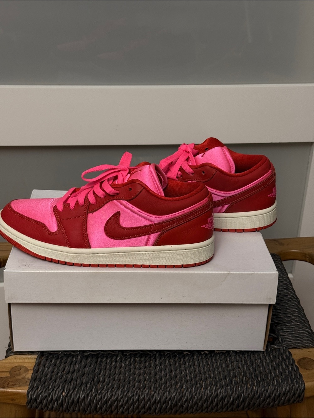 Nike Women’s Air Jordan 1 Low SE Pink Blast Sz 8.5